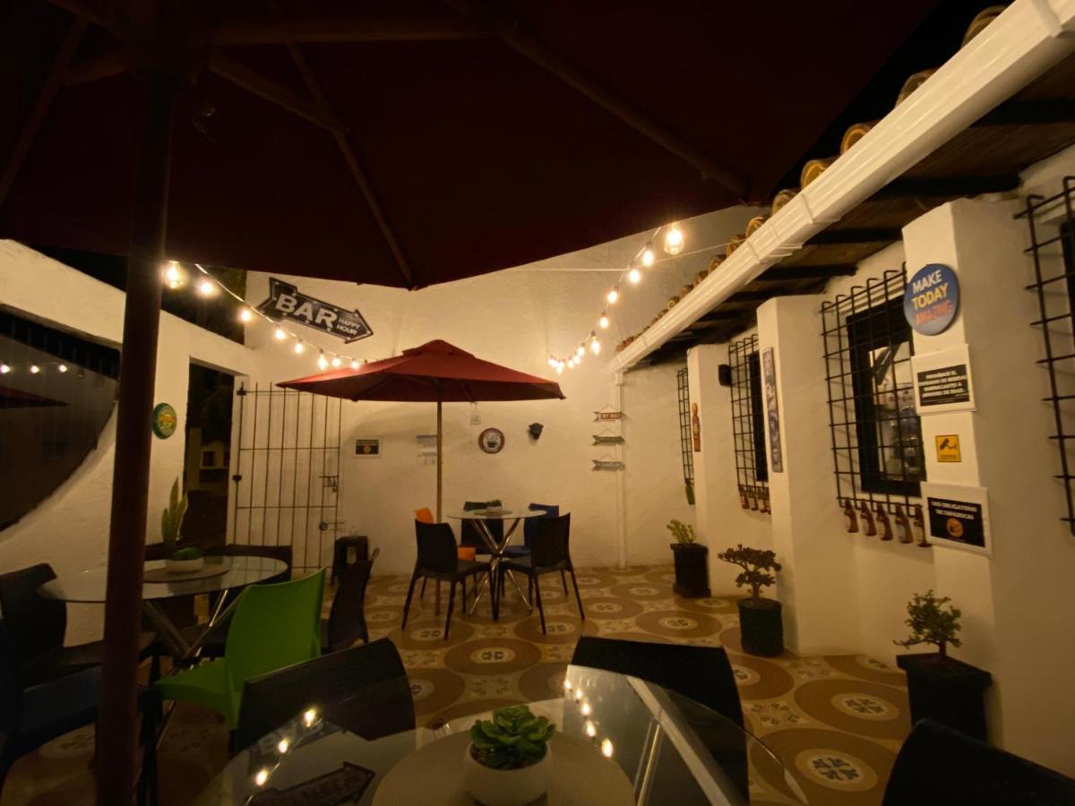 Club Aviva Guatavita - Hostel - Restaurante, Disco & Bar Kültér fotó