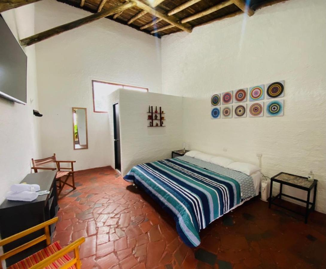Club Aviva Guatavita - Hostel - Restaurante, Disco & Bar Kültér fotó