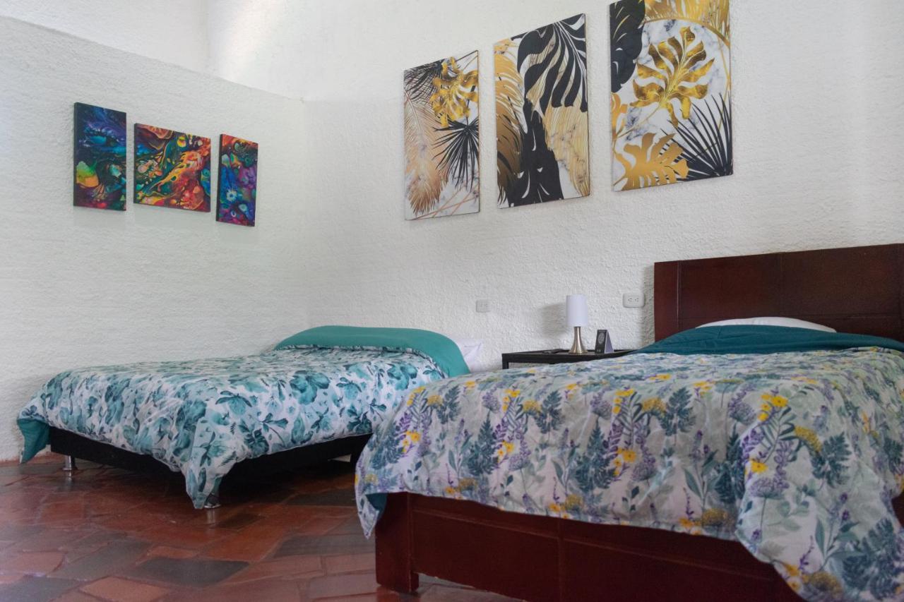 Club Aviva Guatavita - Hostel - Restaurante, Disco & Bar Kültér fotó